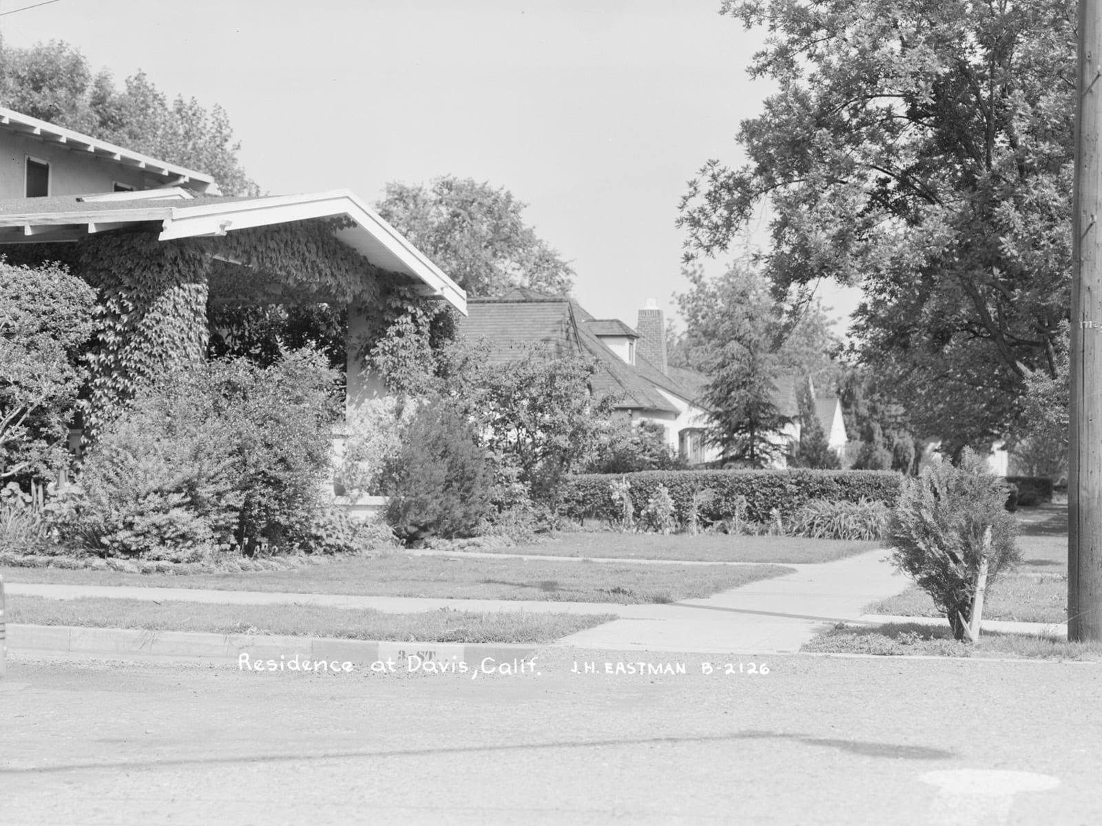 B Street at Third Street, looking north, 1944. The building on the left is now Sam's Mediterranean Cuisine